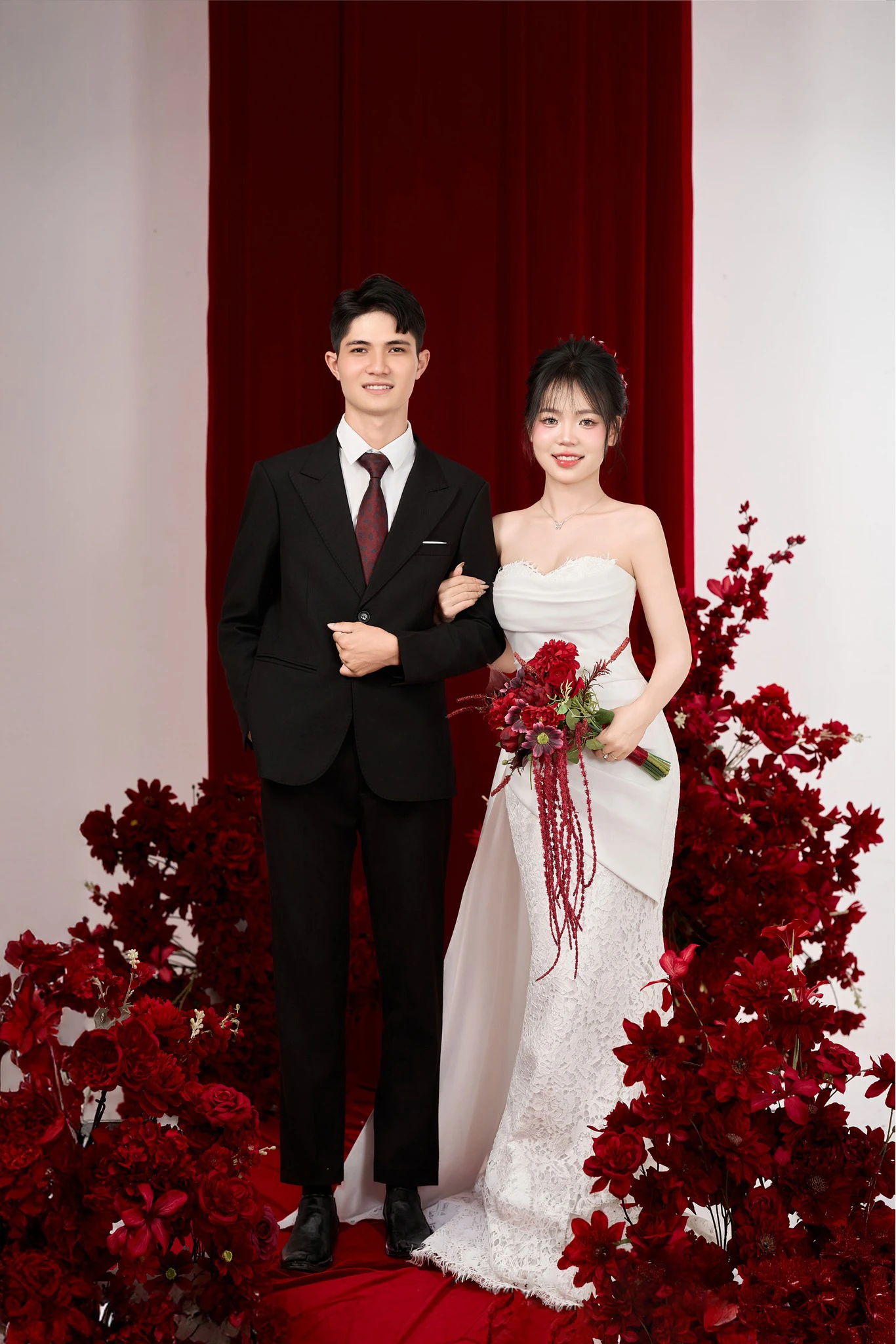 Album ảnh cưới Studio Phòng Hoa Đỏ Trắng - Ảnh 1