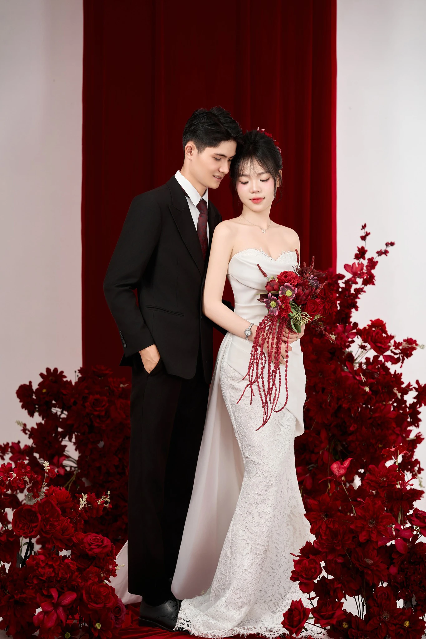 Album ảnh cưới Studio Phòng Hoa Đỏ Trắng - Ảnh 2