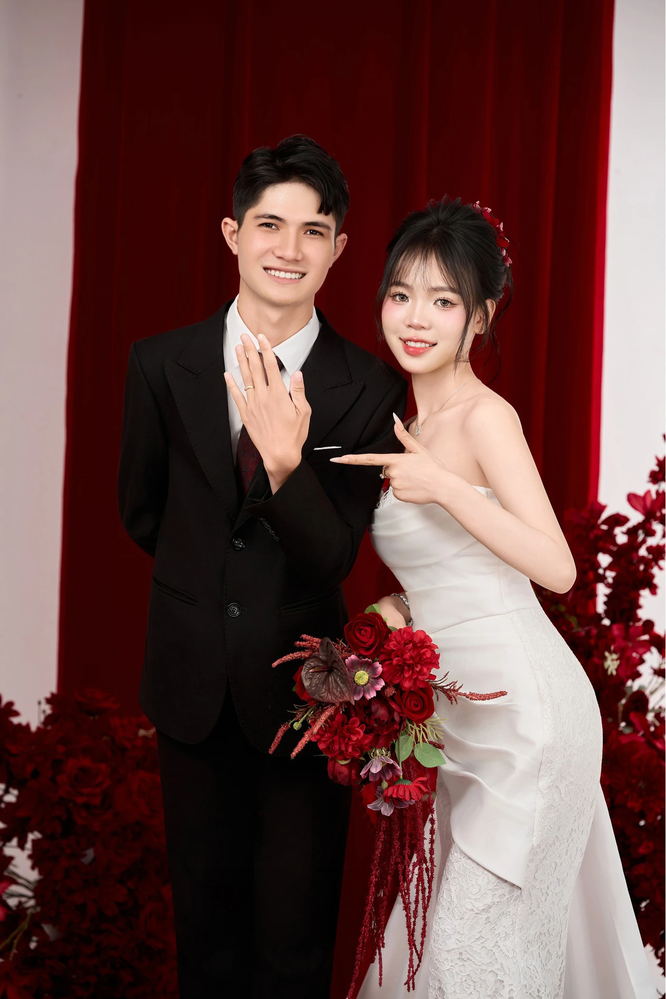 Album ảnh cưới Studio Phòng Hoa Đỏ Trắng - Ảnh 4